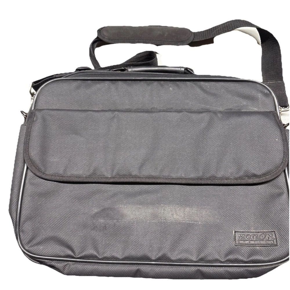 Motion 15x11” Black Laptop Business Commuter Briefcase Suitcase Case Pockets